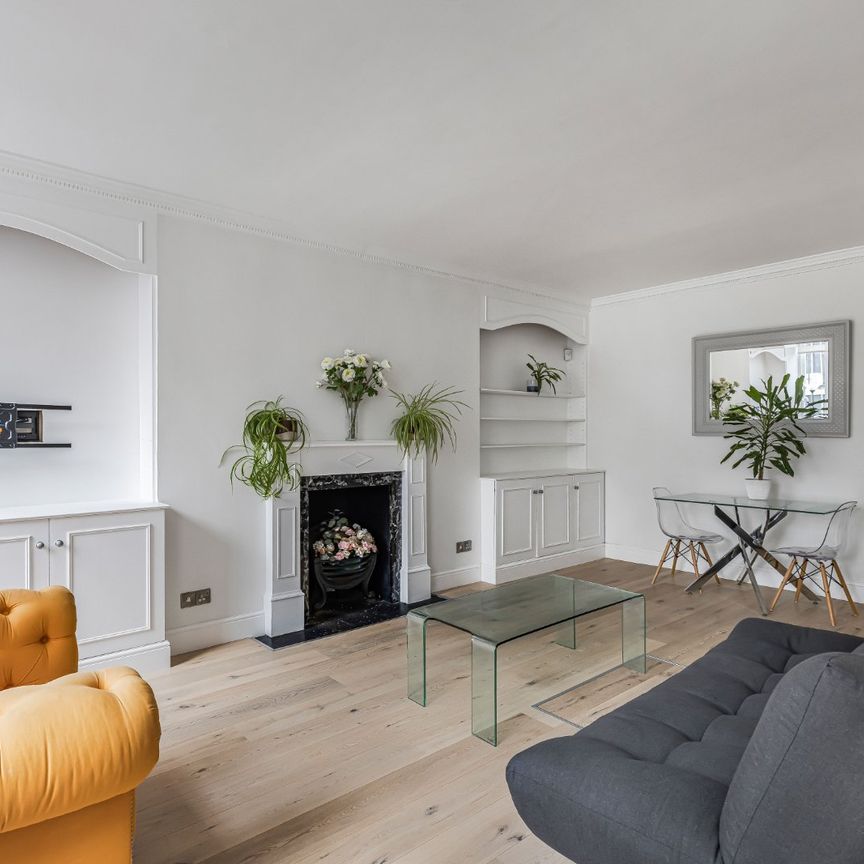 Nevern Square, London, SW5 - Photo 1