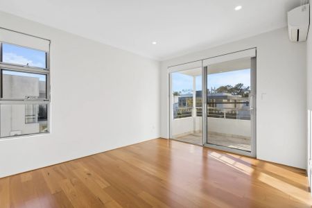 Contemporary apartment in sought after Perry Lakes - Photo 2