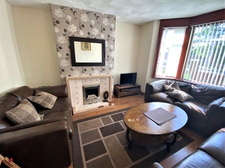 £1,500 PCM, Furnished Three Bedroom House with Enclosed Garden in Taff Terrace, Grangetown, Cardiff, CF11 7AL - Photo 3