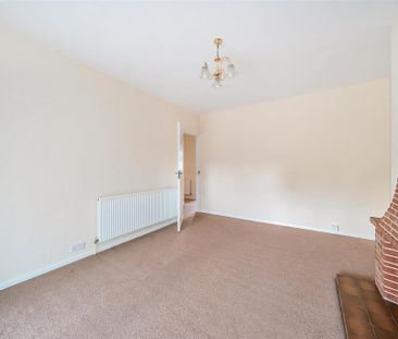 2 bedroom semi-detached bungalow to rent - Photo 3