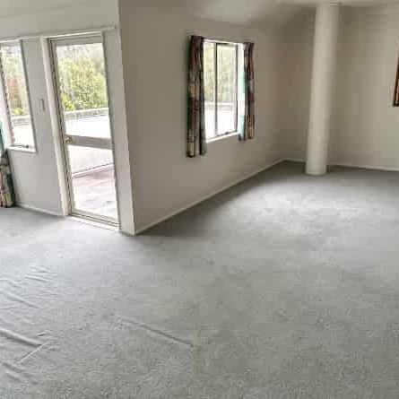 Spacious 5-Bedroom Family Friendly Home! - Photo 1