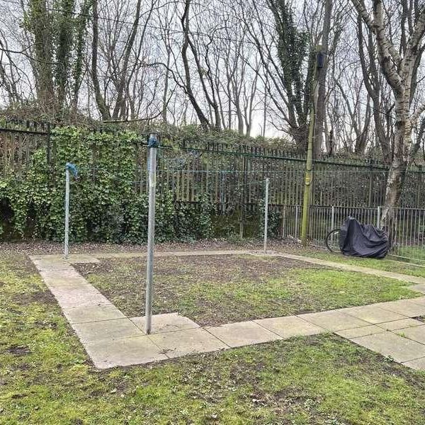 Earl Street, Glasgow, G14 - Photo 1