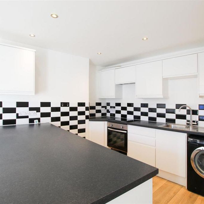 2 bedroom maisonette to rent - Photo 1