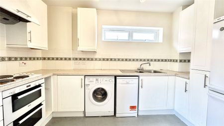 2 bedroom Flat in The Meridian, Reading - Photo 4