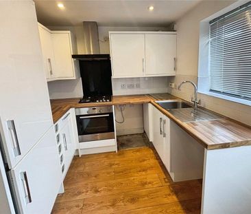 3 bedroom semi-detached house to rent - Photo 5