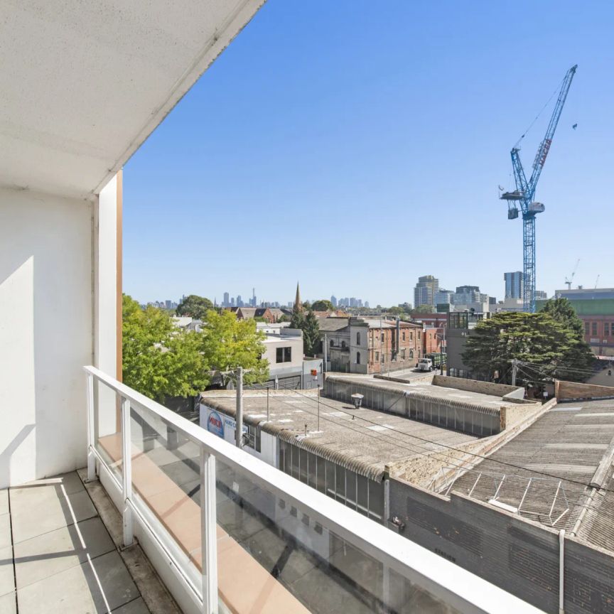 Modern Studio Apartment with Premium Amenities in the Heart of South Yarra - Photo 1