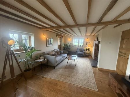 3 bedroom detached house to rent - Photo 2