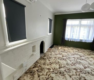 Superb Home - Unbeatable Location - Photo 4