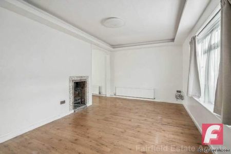 3 bedroom property to rent in Watford - Photo 3