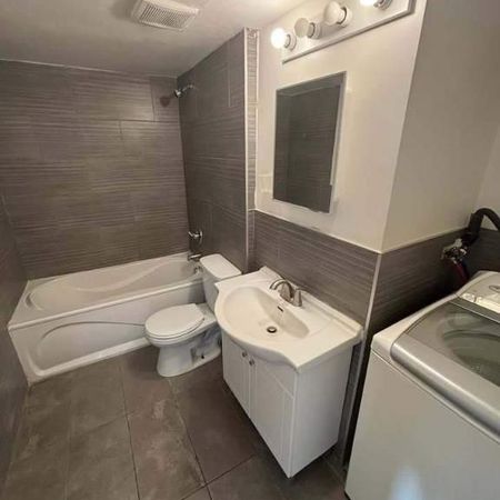 1 CH - 1 SDB - Montréal - $1,700 /mo - Photo 3