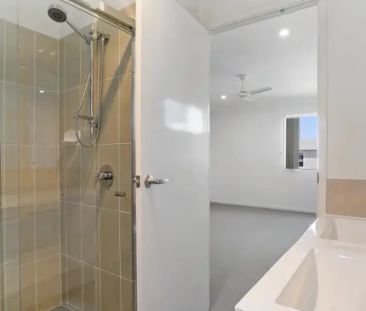 Light, bright and ready to delight! - Photo 6