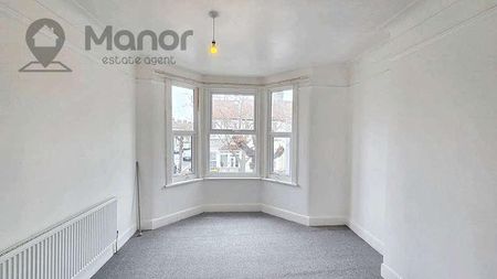 Central Park Road, East Ham, E6 - Photo 4