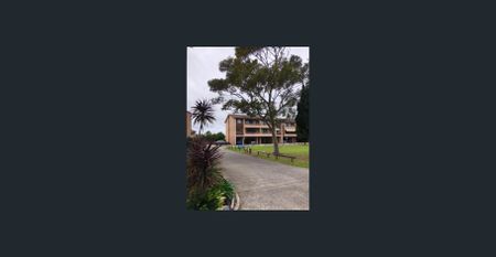 Spacious Two-Bedroom Apartment in a Convenient Location - Photo 3