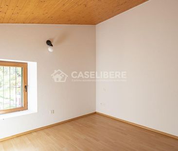 LUMINOSO 3.5 LOCALI MANSARDATO A SIGIRINO - Foto 4