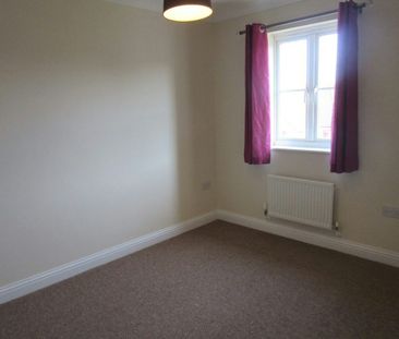 Terraced House to rent on - Photo 3