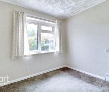 2 bedroom semi-detached house to rent - Photo 4