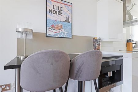 2 bedroom penthouse to rent - Photo 2