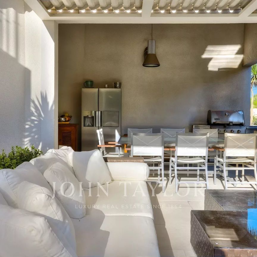 Maison à louer Mougins, Cote d'Azur, France7 500 EUR / Mois - Photo 1