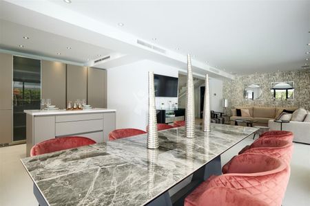Beautiful Contemporary Villa Totally Renovated for rent in Nueva Andalucia Marbella - Photo 4
