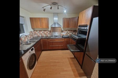 3 bedroom terraced house to rent - Photo 5