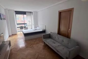 Calle Ladera de los Almendros, Madrid, Community of Madrid 28032