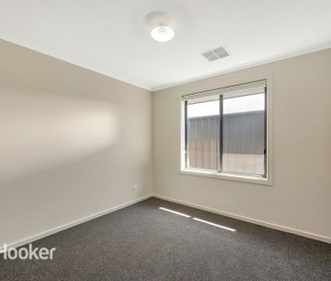 Brand New Living - Photo 3