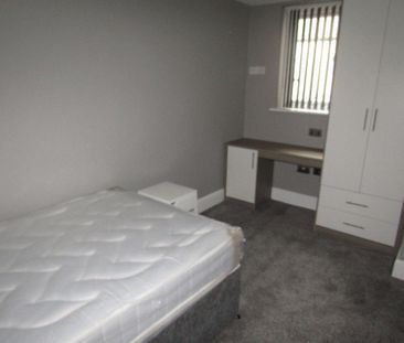 5 bedroom terraced house to rent - Photo 2