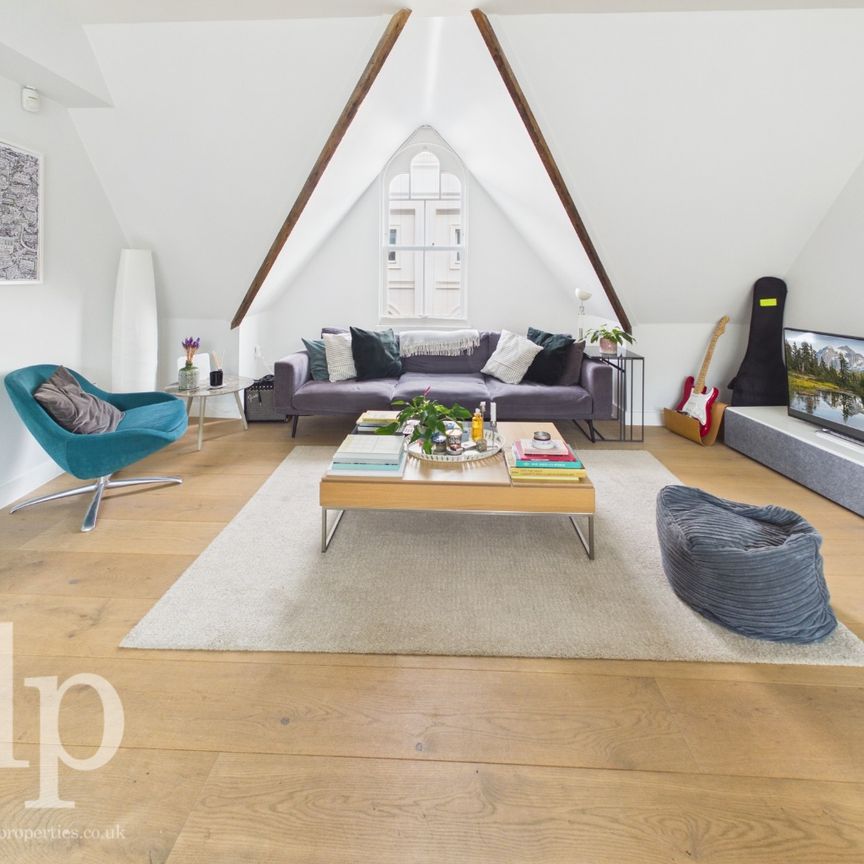 2 Bedroom Apartment, Floral Street, Covent Garden, London, WC2E - Photo 1