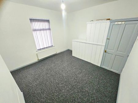 Bickerdike Avenue, Longsight, M12 - Photo 4