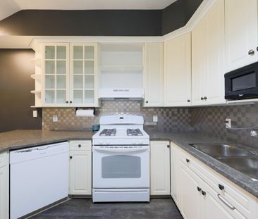 For Lease - 405 Kingston Road Unit# Main Floor, Toronto, Ontario - Photo 1