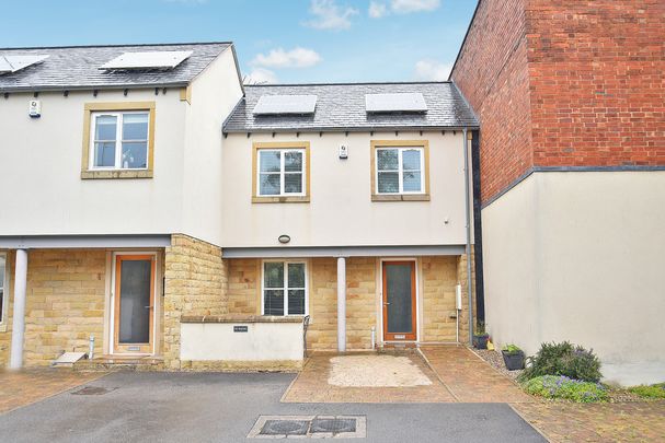 York Place Mews, Harrogate - Photo 1