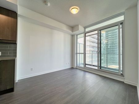 For Lease - 32 Forest Manor Road Unit# 904, Toronto, Ontario - Photo 2