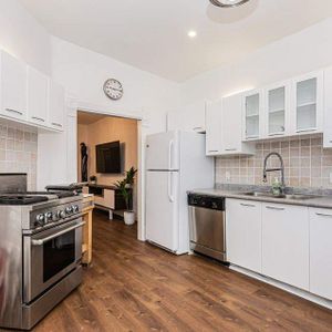 5 CH - 2 SDB - Montréal - $825 /mo - Photo 3