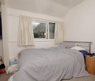 5 bedroom end of terrace house to rent - Photo 4