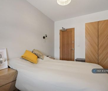 1 bedroom in a house share to rent - Photo 4