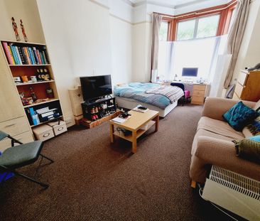 8 Bed Student Accommodation - Photo 5