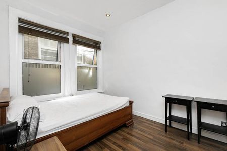Modern Apartment - Photo 2