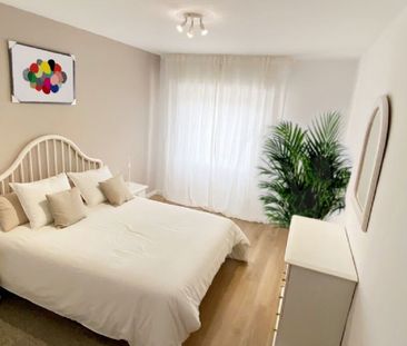 3 Bedroom Apartment For Rent in Nueva Andalucía, Málaga - Foto 1