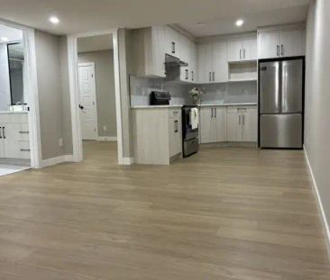 Newly-Built Comfortable 2 Bedroom + 1 Washroom Legal Basement | Cal... - Photo 1