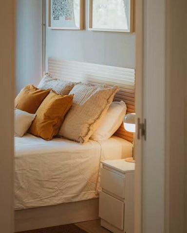 Plaça de la Universitat, Barcelona, Catalonia 08007 - Foto 5