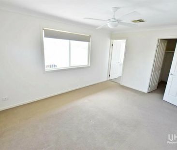 3 BEDROOM TOWNHOUSE IN A QUIET COMPLEX IN KALLANGUR - Photo 3