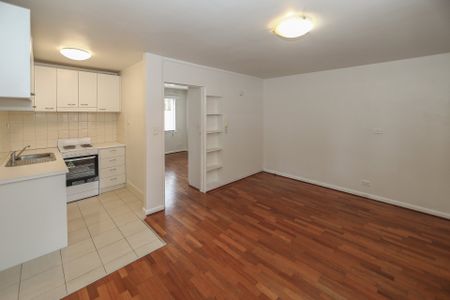 One Bedroom Ground Floor Apartment in Ideal Location - Photo 3