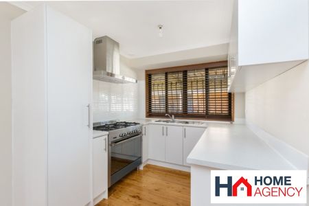 SPACIOUS 4 BEDROOM HOUSE + 2 BEDROOM GRANNY FLAT - Photo 4