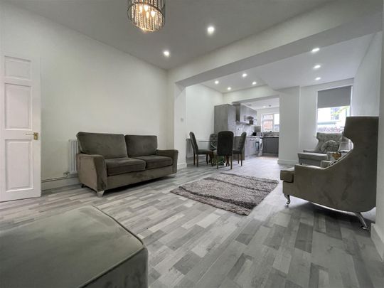 Cyfarthfa Street, Cardiff - Photo 1