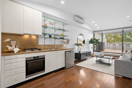 Dual Level Two Bedroom Apartment with Secure Parking, EV Charger + Separate Storage - Offered Unfurnished - Photo 5