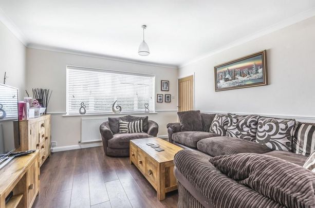 4 bedroom detached house to rent - Photo 1