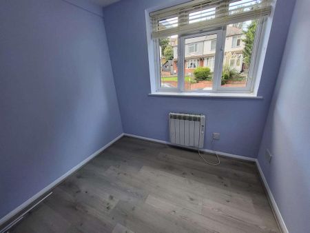 2 bedroom flat to rent - Photo 4
