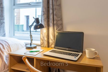 Room 1 - Photo 3