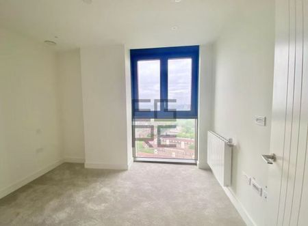 Twelve Trees Park, E15, London - Photo 4