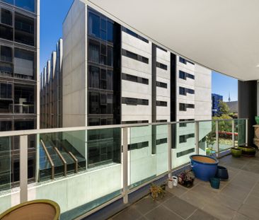 Inner City Living at Its Best � Stylish Cento Apartment! - Photo 1